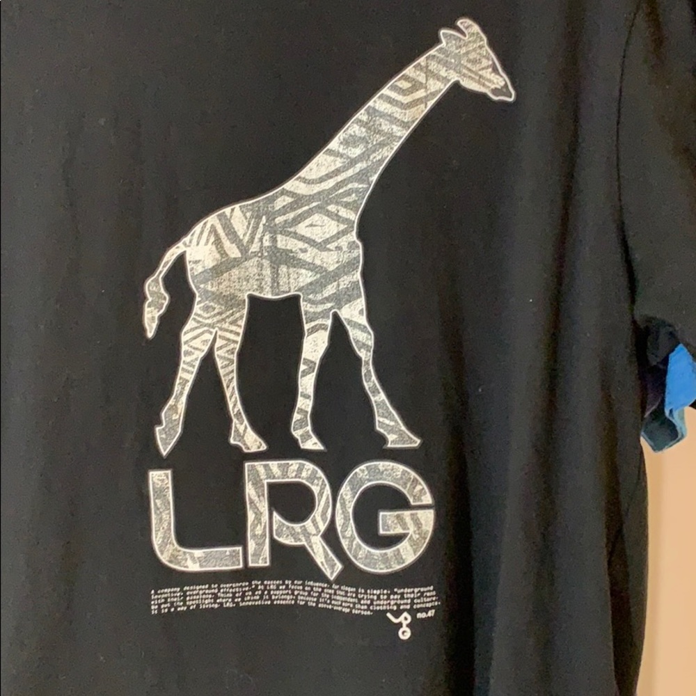 LRG premium fit giraffe Tee